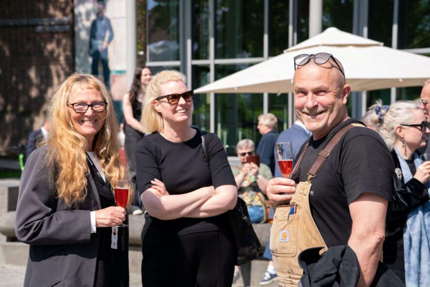 20250606 Utstillingsapning Damerdyrog Djevler Foto Elisa Kartum 11 20250606 Utstillingsapning Damerdyrog Djevler Foto Elisa Kartum 11