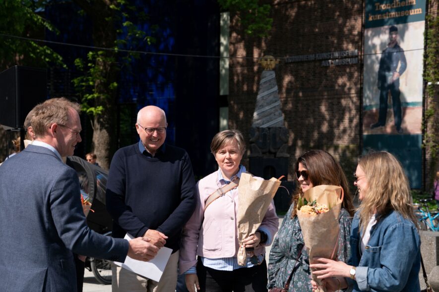 20250606 Utstillingsapning Damerdyrog Djevler Foto Elisa Kartum 19 20250606 Utstillingsapning Damerdyrog Djevler Foto Elisa Kartum 19