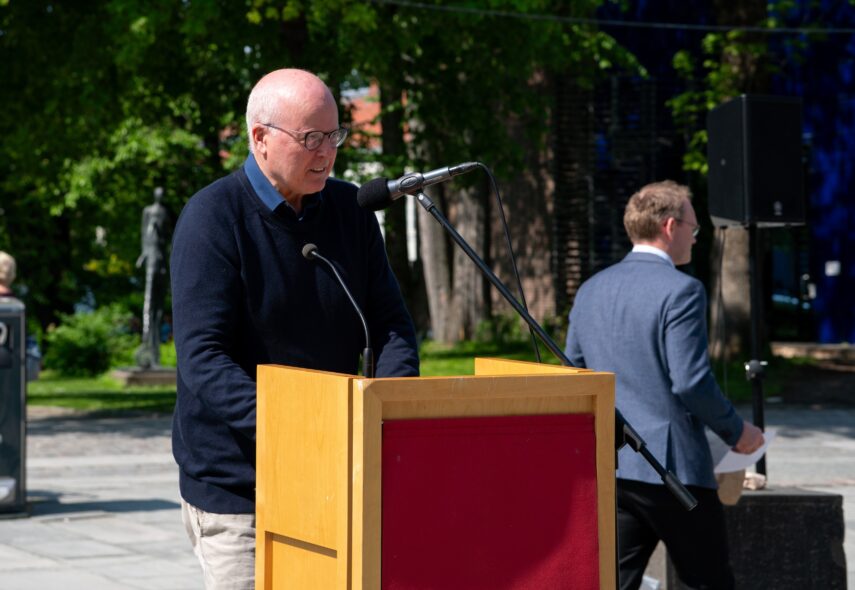 20250606 Utstillingsapning Damerdyrog Djevler Foto Elisa Kartum 21 crop 20250606 Utstillingsapning Damerdyrog Djevler Foto Elisa Kartum 21 crop