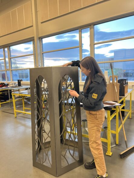 Ylva pa befaring hos Langnes og Bakkan