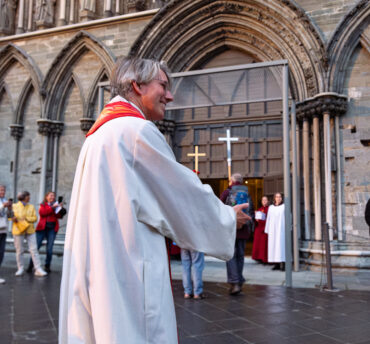 Gudstjenestelivet under Olavsfest. Velkommen, om du har vandret langt eller kort
